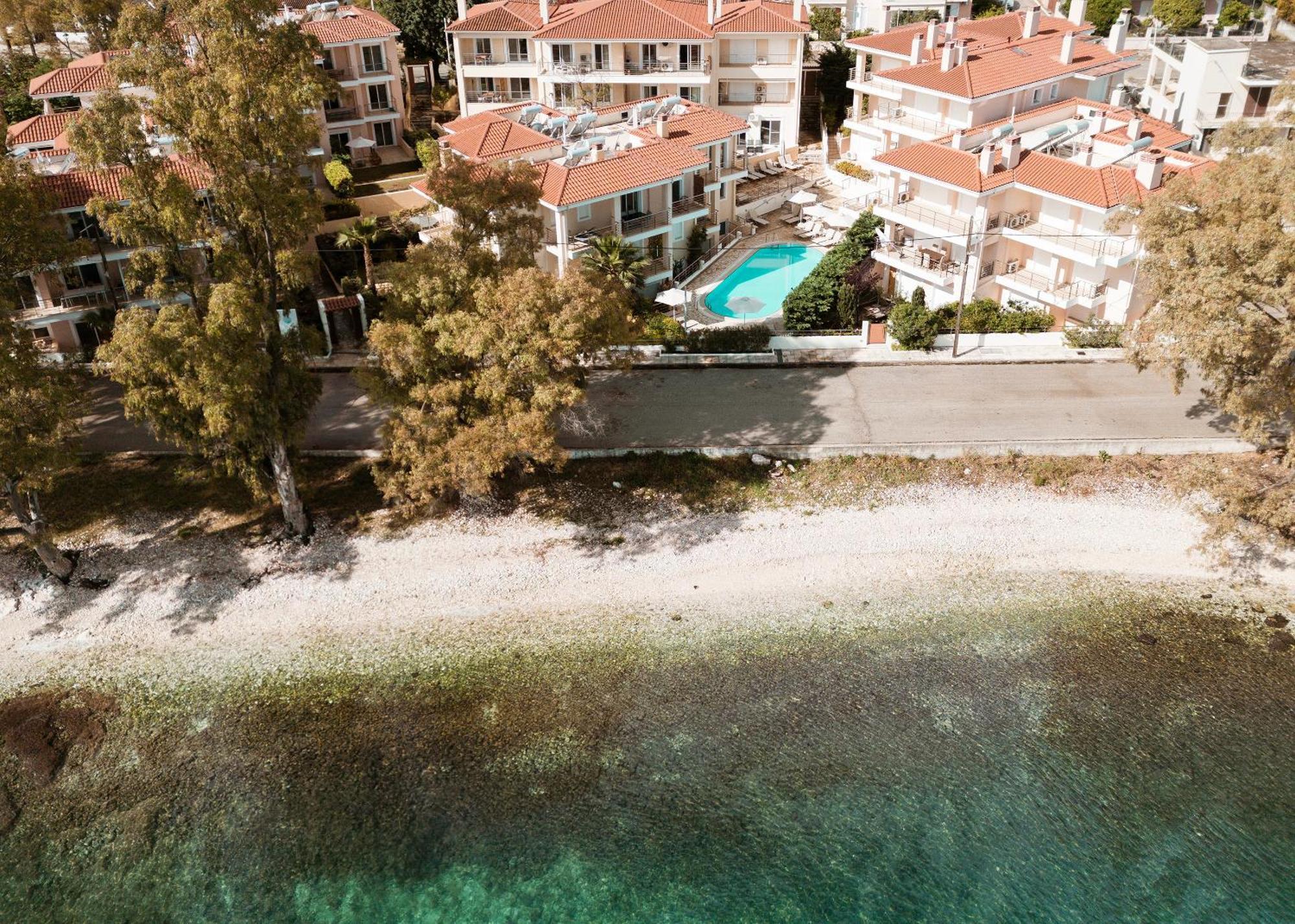 Meliti Waterfront Suites Karavomylos Exteriör bild