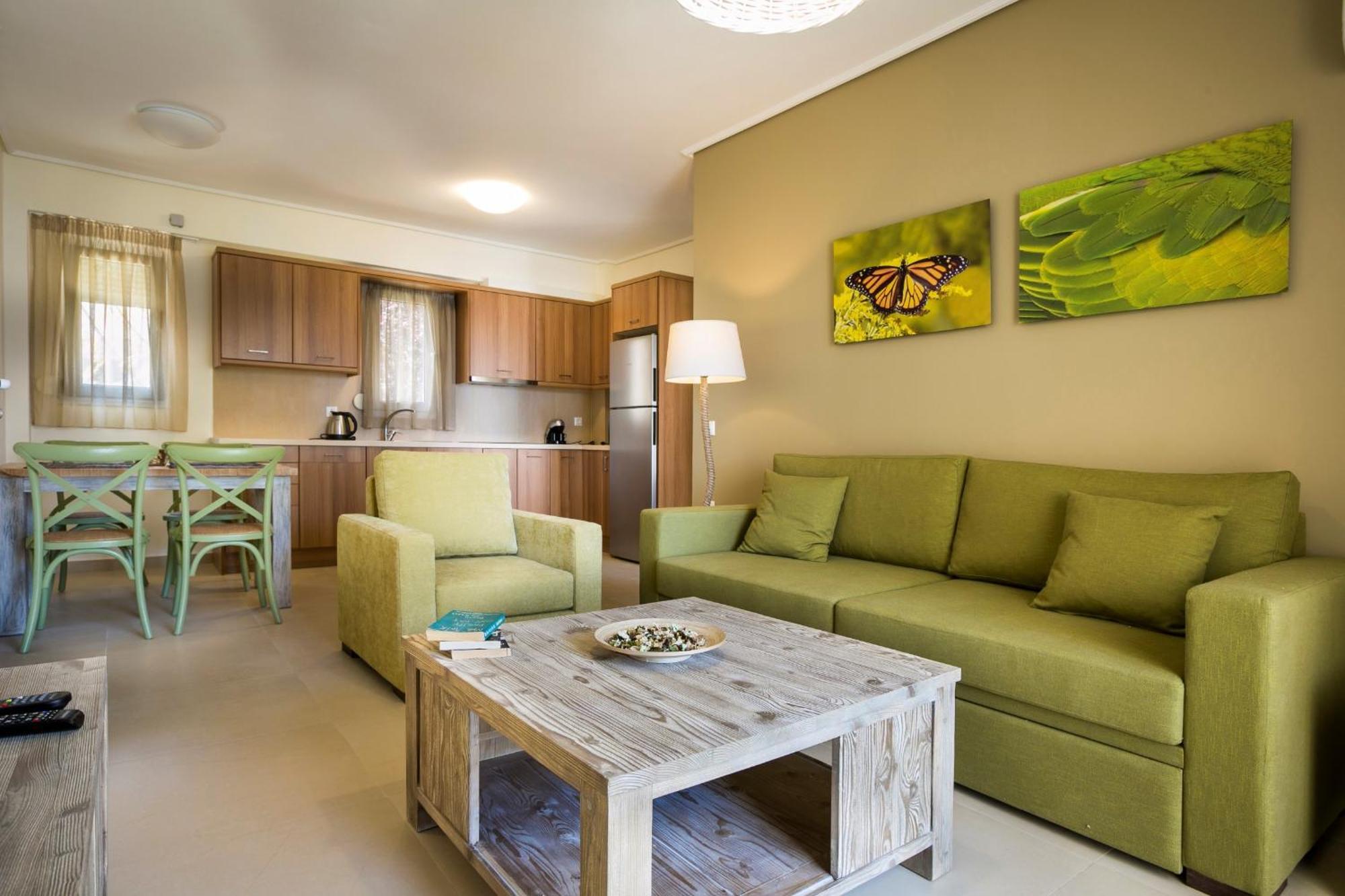 Meliti Waterfront Suites Karavomylos Exteriör bild