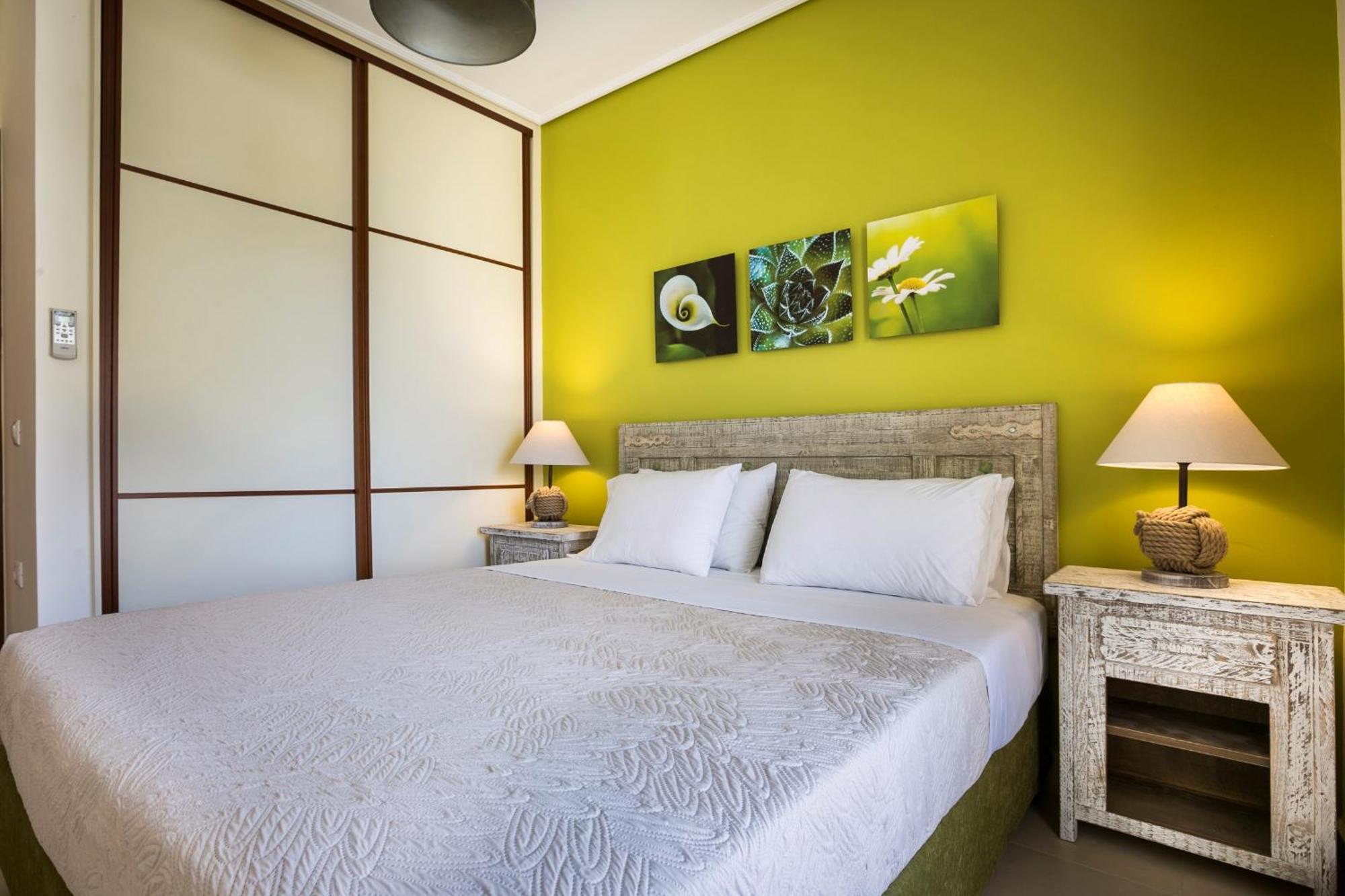 Meliti Waterfront Suites Karavomylos Exteriör bild